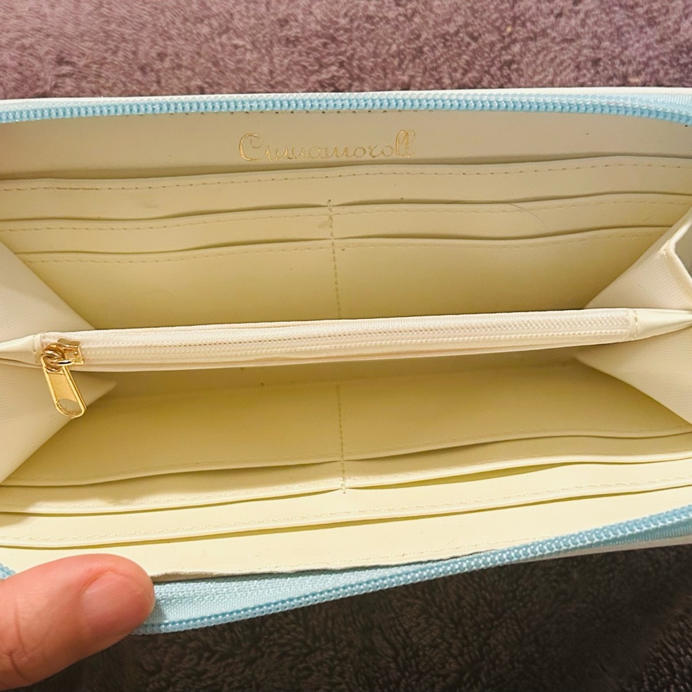 Sanrio Cinnamoroll Cream and Blue Wallet - Picture 3 of 3
